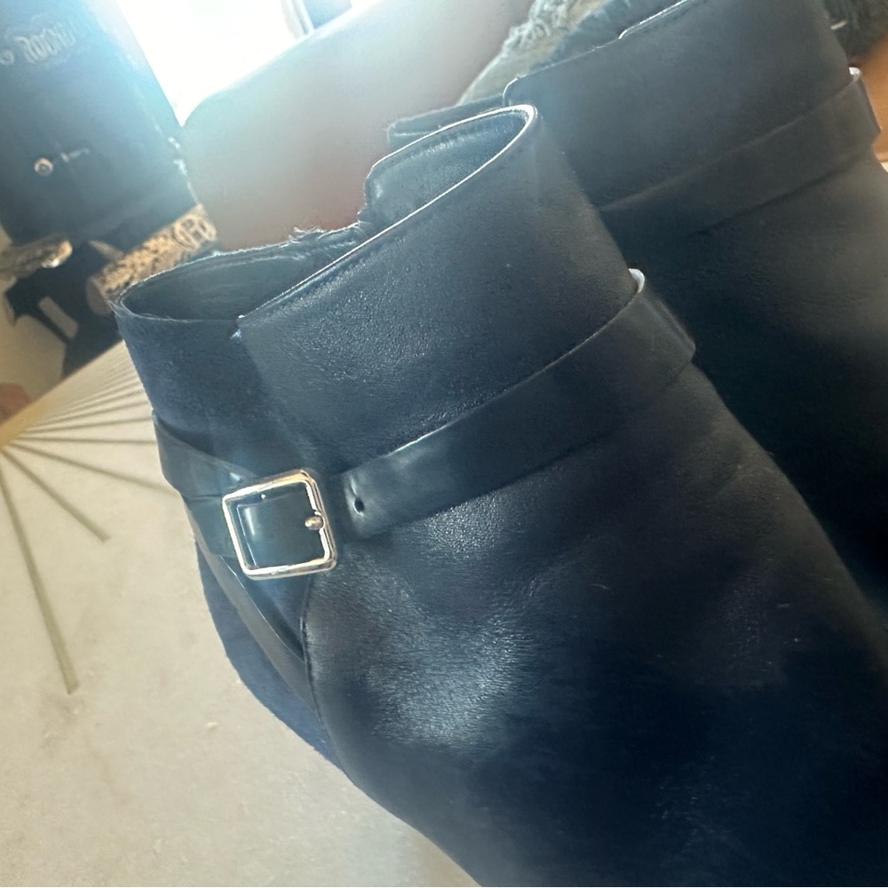 Navy leather Cole Haan size 10 booties suede on back. Like new. - Picture 4 of 8